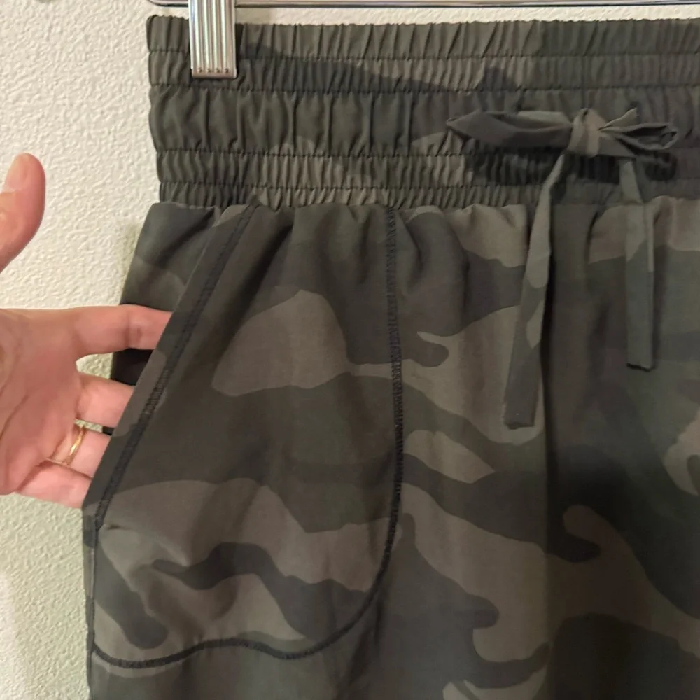 Albion The Away Skirt Green Camo Stretch Nylon Active Wear Athleisure Pockets-S